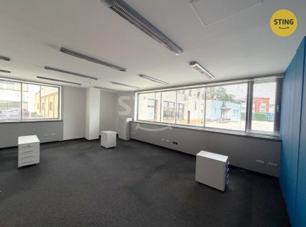Pronájem kanceláře, 195 m²