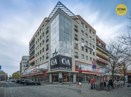Prodej kanceláře, 65 m²