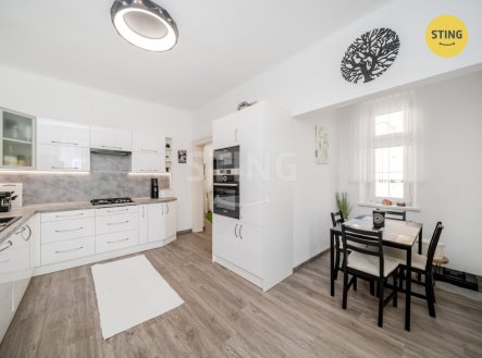 Prodej bytu, 4+1, 97 m²