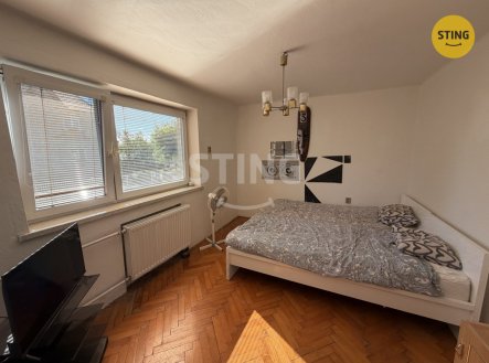 Pronájem domu/vily, 210 m²