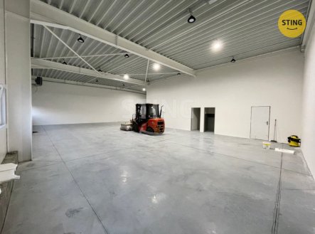 Pronájem výrobní prostory, 420 m²