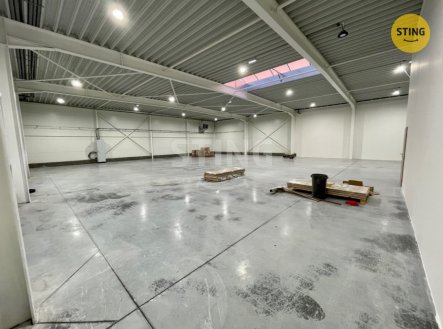 Pronájem výrobní prostory, 420 m²