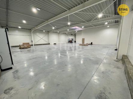 Pronájem výrobní prostory, 420 m²