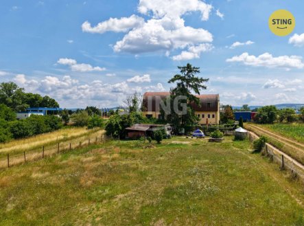 Prodej komerčního objektu, administrativní budova, 3 443 m²
