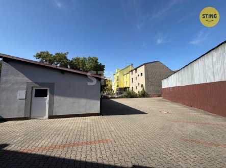Pronájem obchodní prostory, 350 m²