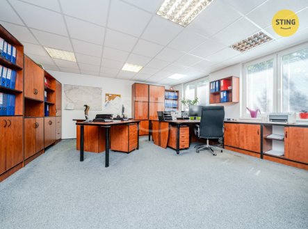 Pronájem komerčního objektu, administrativní budova, 100 m²