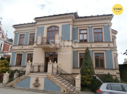 Pronájem kanceláře, 238 m²