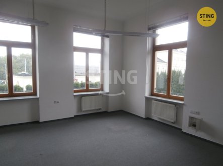Pronájem kanceláře, 238 m²