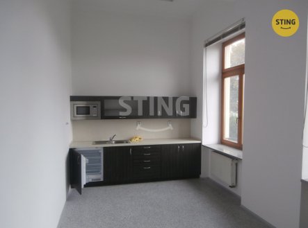 Pronájem kanceláře, 238 m²