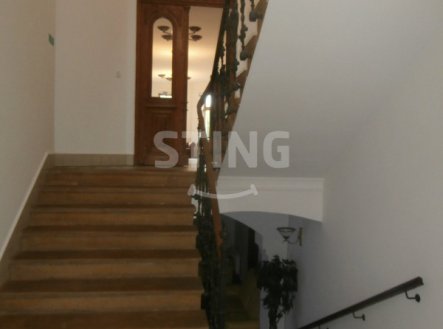 Pronájem kanceláře, 238 m²