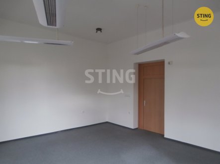 Pronájem kanceláře, 238 m²