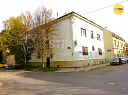 Prodej komerčního objektu, administrativní budova, 450 m²