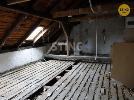 Prodej komerčního objektu, administrativní budova, 450 m²