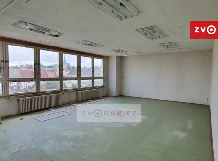 Pronájem obchodní prostory, 275 m²