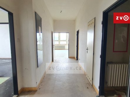 Pronájem obchodní prostory, 275 m²