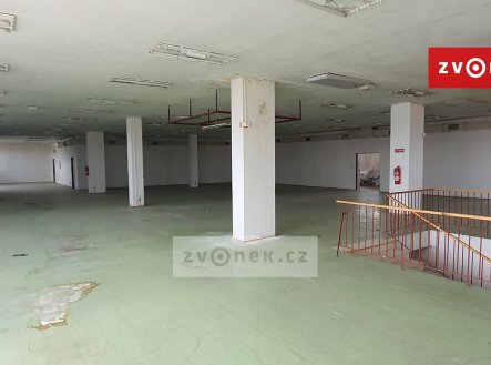 Pronájem obchodní prostory, 523 m²
