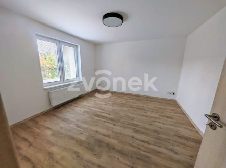 Pronájem bytu, 1+kk, 32 m²