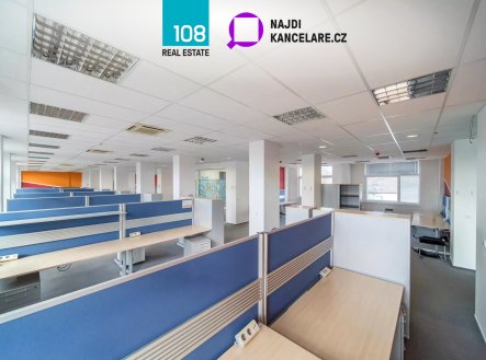 Pronájem kanceláře, 539 m²