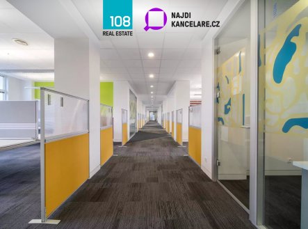 Pronájem kanceláře, 539 m²