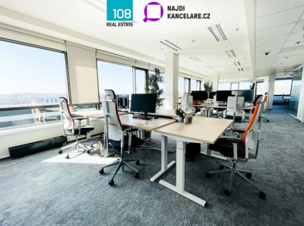 Pronájem kanceláře, 739 m²