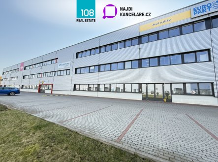 Pronájem kanceláře, 1 795 m²