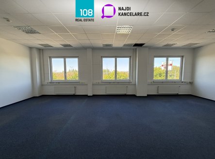 Pronájem kanceláře, 2 000 m²