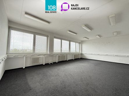Pronájem kanceláře, 536 m²