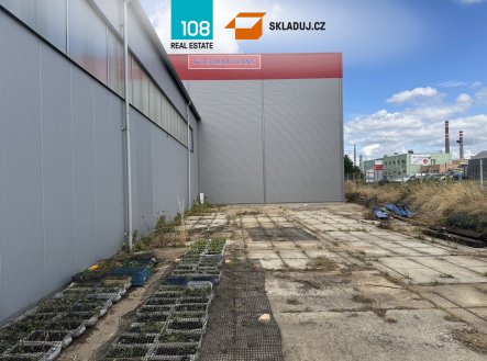 Pronájem komerčního objektu, sklad, 1 800 m²