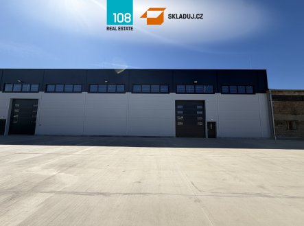 Pronájem komerčního objektu, sklad, 1 026 m²