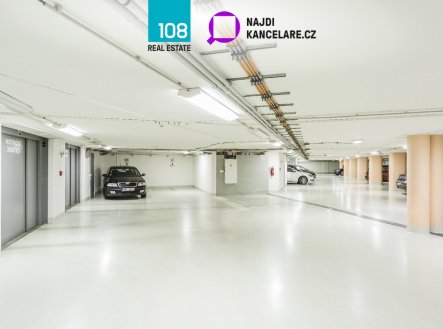 Pronájem kanceláře, 837 m²