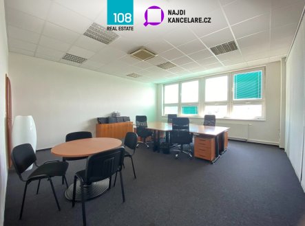 Pronájem kanceláře, 5 500 m²