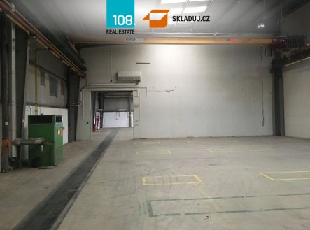 Pronájem komerčního objektu, sklad, 3 400 m²