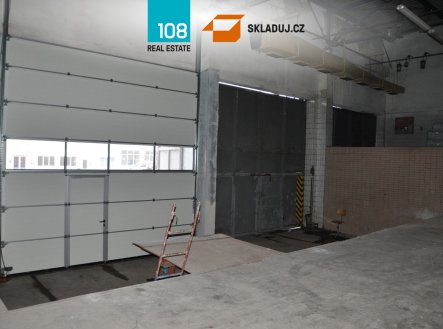Pronájem komerčního objektu, sklad, 1 300 m²