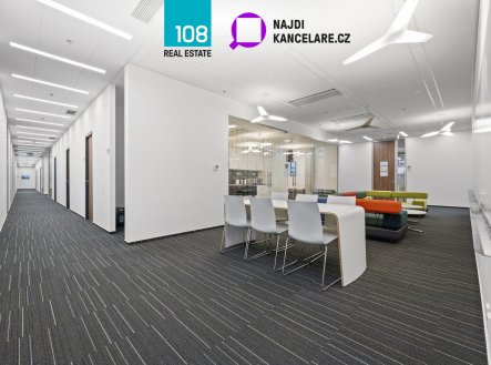 Pronájem kanceláře, 1 572 m²