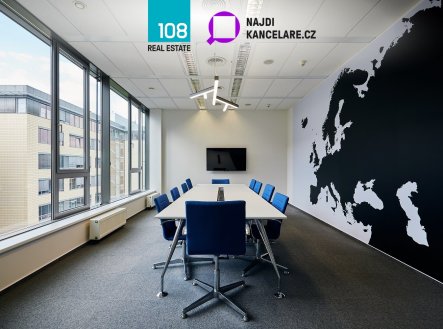 Pronájem kanceláře, 1 261 m²