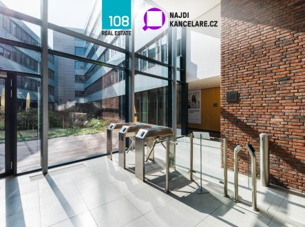 Pronájem kanceláře, 650 m²