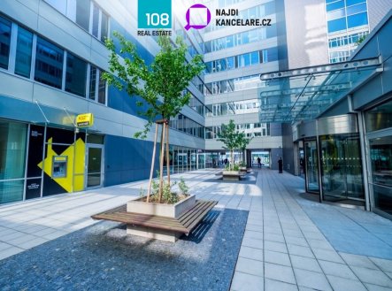Pronájem kanceláře, 659 m²