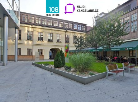 Pronájem kanceláře, 322 m²