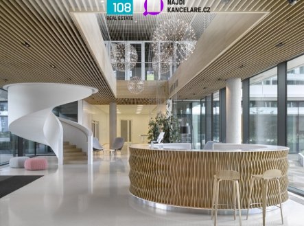 Pronájem kanceláře, 648 m²