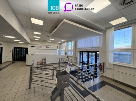 Pronájem kanceláře, 2 460 m²