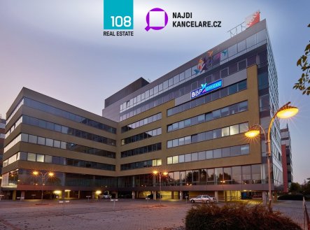 Pronájem kanceláře, 725 m²