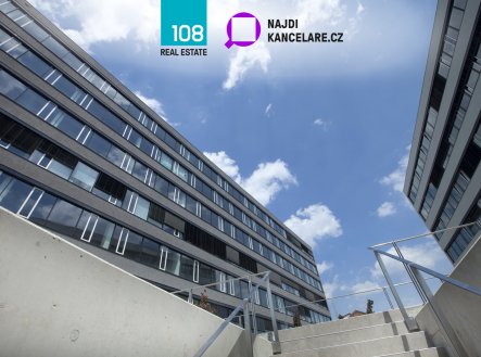 Pronájem kanceláře, 430 m²