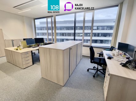 Pronájem kanceláře, 430 m²