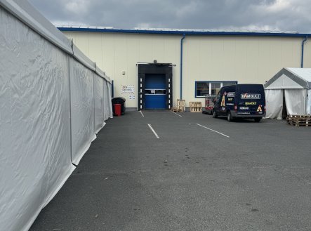 Pronájem komerčního objektu, sklad, 5 500 m²