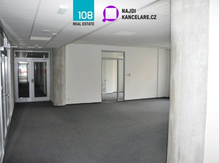 Pronájem kanceláře, 1 419 m²
