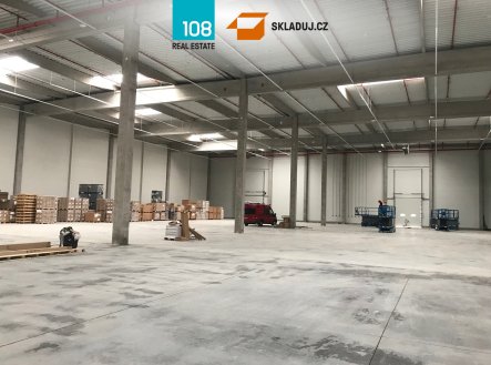 Pronájem komerčního objektu, sklad, 5 000 m²