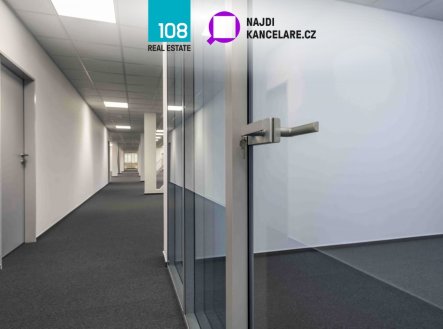 Pronájem kanceláře, 645 m²