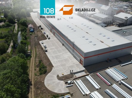 Pronájem komerčního objektu, sklad, 1 800 m²
