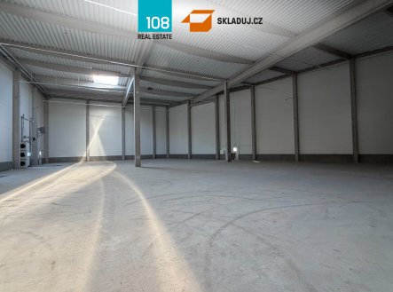 Pronájem komerčního objektu, sklad, 4 000 m²