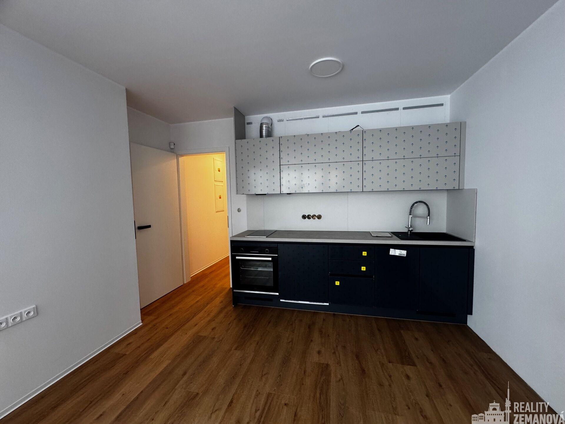 Nový zařízený byt 1+kk, 27,17 m2 + terasa 13,72 m2, Korunní, Praha 2